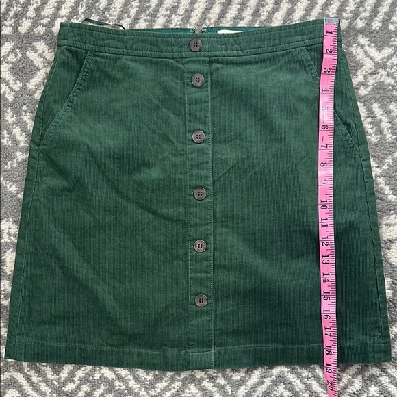 Green Button-Front Skirt - Picture 4 of 5